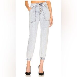 Sold out. Veronica Beard Bolton with cargo pockets. Size 26